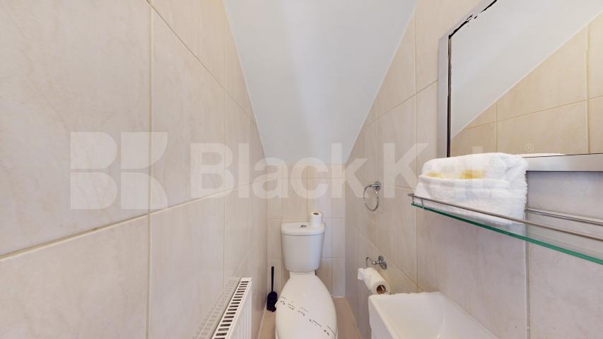 Stylish 3 bedroom flat on quiet residential street in Camden  Rochester Road, Camden